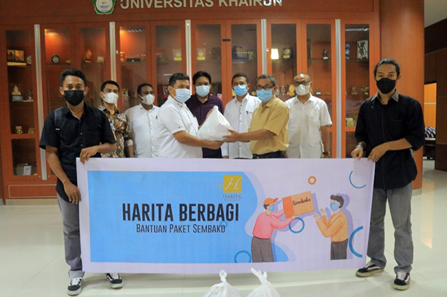 Mahasiswa Unkhair dapat Bantuan Ratusan Paket Sembako dari PT Harita