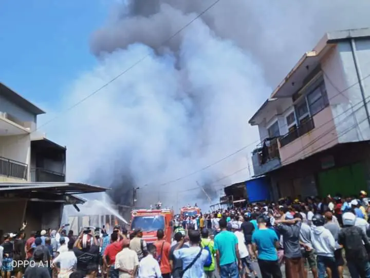 Belasan Toko di Pasar Rawajaya, Halmahera Utara Terbakar, 3 Orang Dilarikan ke RS
