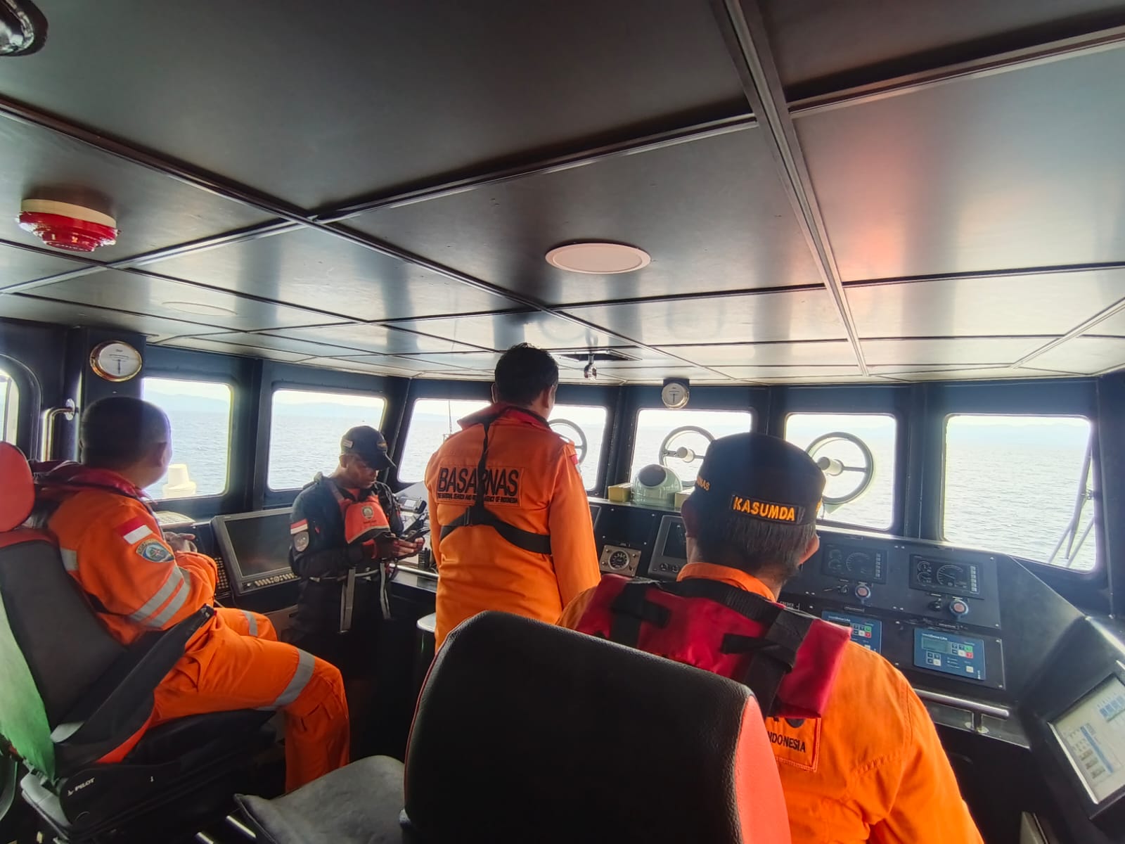 Tim SAR Evakuasi KM Jolor 01 yang Mati Mesin di Perairan Pulau Miskin Halmahera Selatan