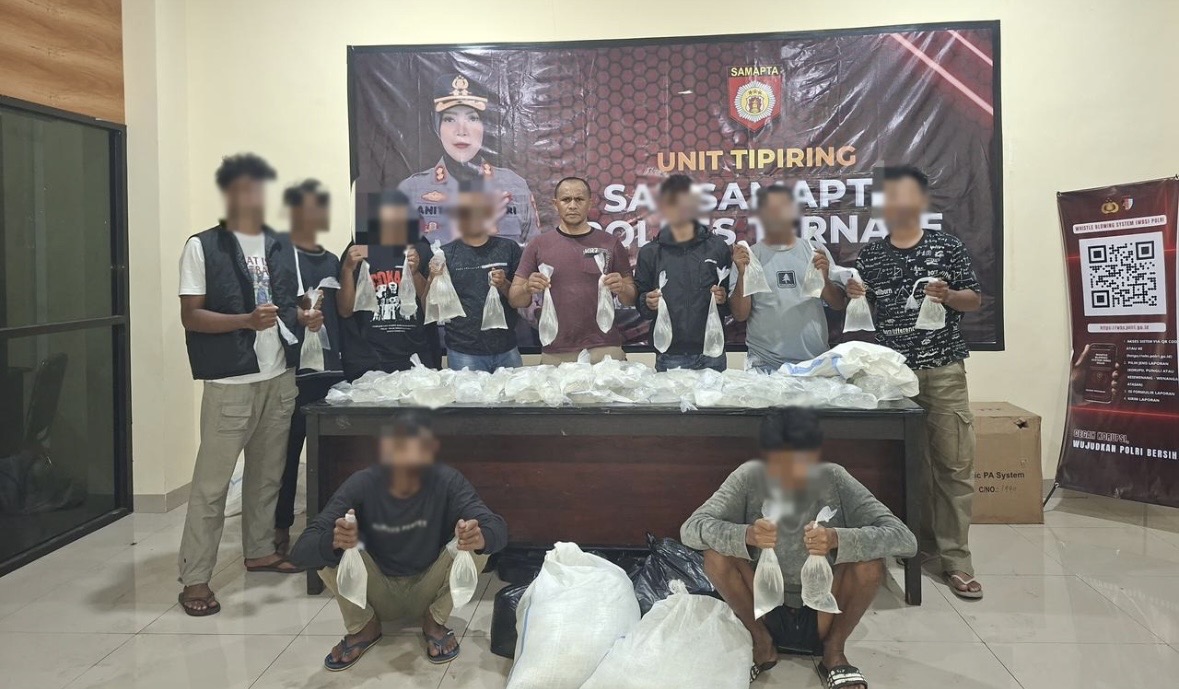 Polres Ternate Bongkar Gudang Miras di Kelurahan Jati, 500 Kantong Cap Tikus Disita