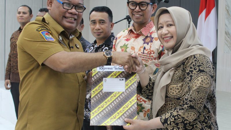 Sekda Maluku Utara Lepas Peserta PKA Angkatan VIII