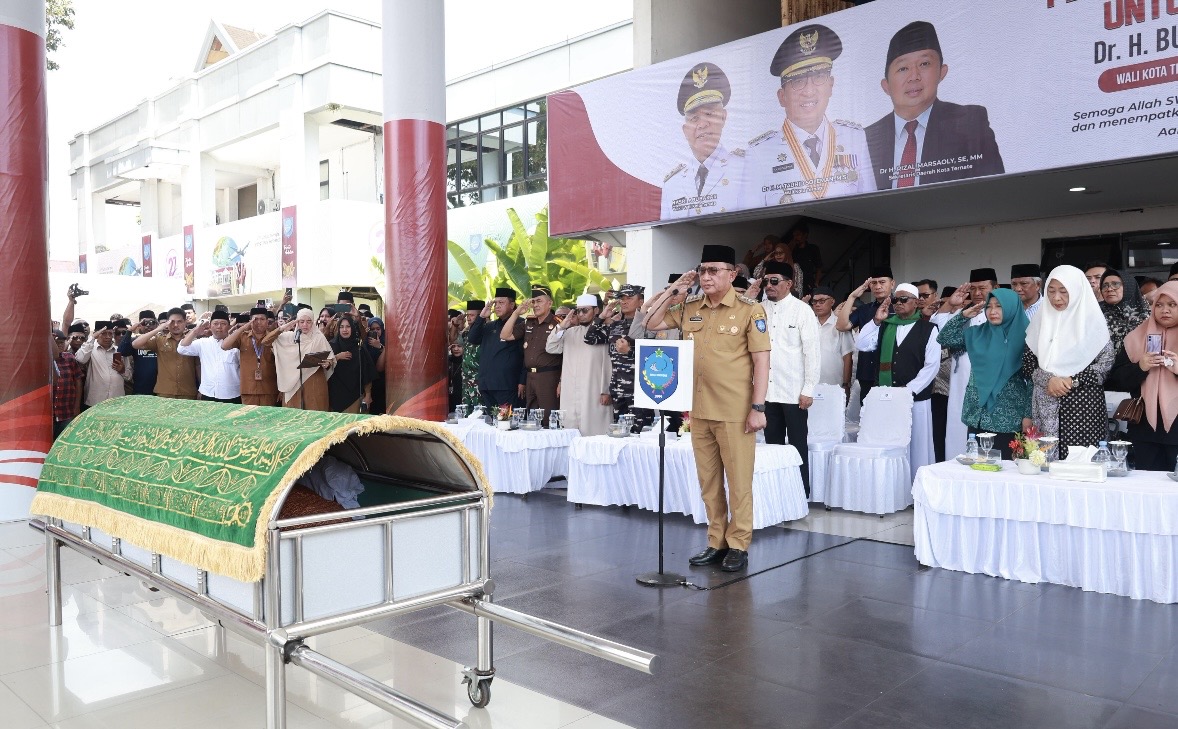 Kepulangan Haji Bur: Pelukan Terakhir Bumi Gamalama untuk Sang Arsitek Pembangunan