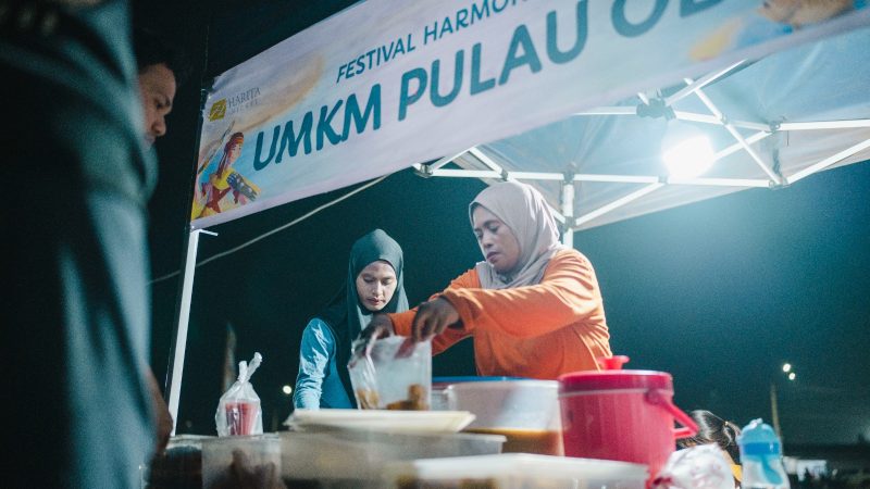 Di Gerai UMKM Festival Harmoni Obi, Jualan Mama-Mama Kawasi Habis Sebelum Acara Usai